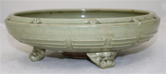 A large Chinese Longquan celadon eight trigrams tripod censer, Ming dynasty (1368-1644), diameter 32cm